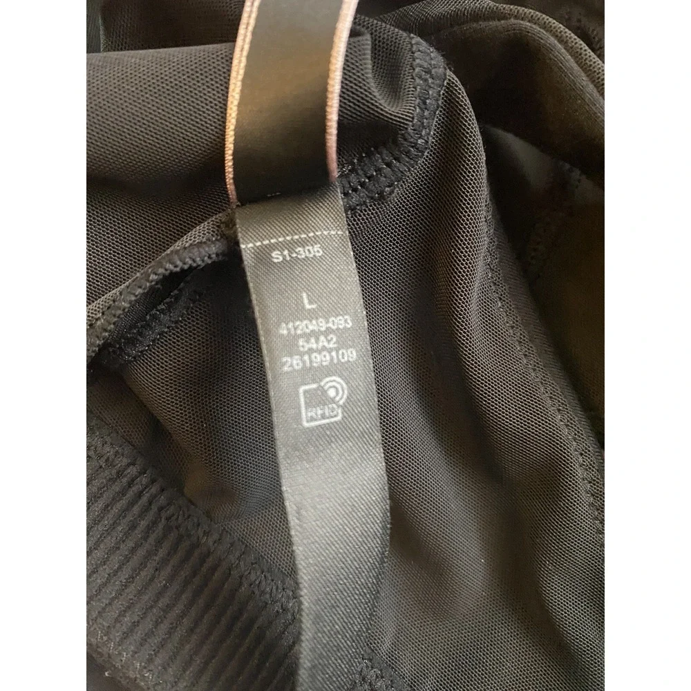 Victorias Secret Sports Bra Size L Black Criss Cross Back‎ Straps V Logo